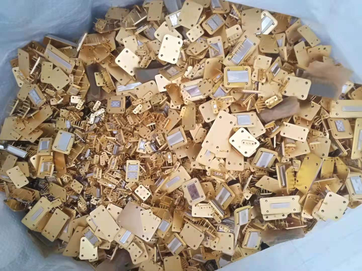 普潤貴金屬回收公司：專業(yè)回收鍍金廢料，為環(huán)保助力